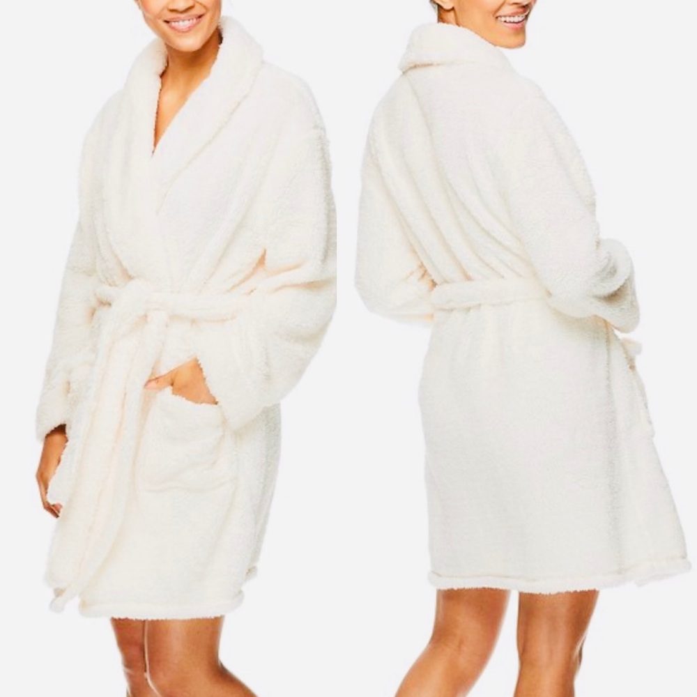 NWT Tahari white soft robe size S/M
